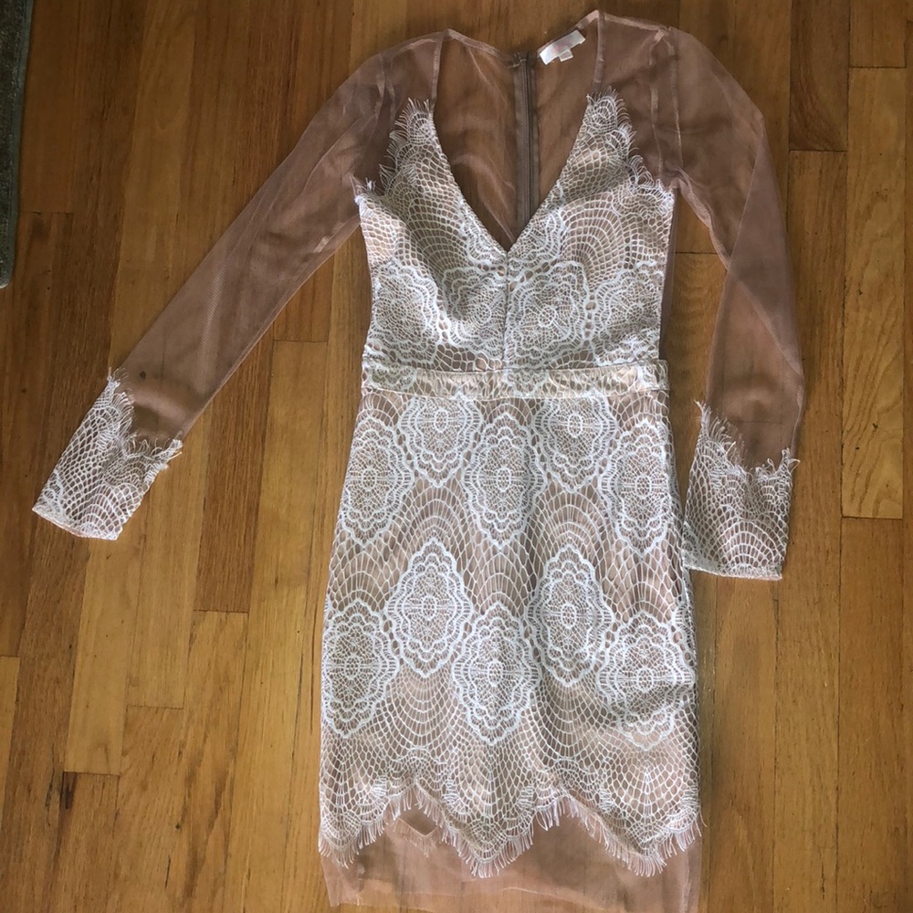 Lulu’s White & Nude Lace Open Back Dress • Size S